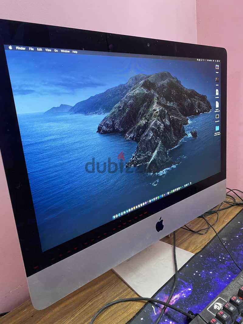 مع العلبه iMac (21.5-inch, Late 2013) 1