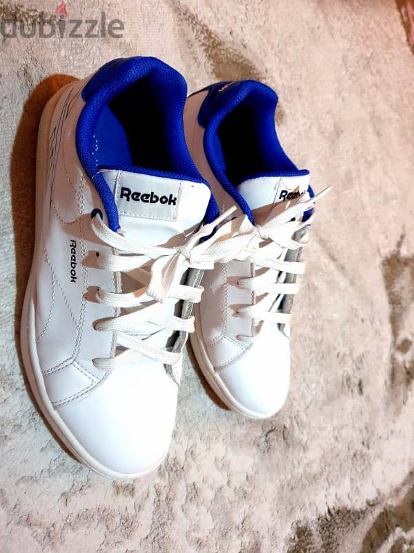 كوتش Reebok  مقاس 39 جديد 2