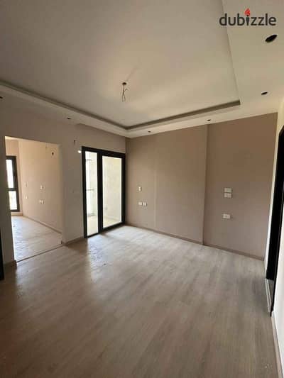 Apartment for sale, ready for immediate delivery, fully finished, with a 30% discount on cash payments, in the Fifth Settlement