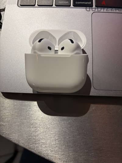 New Apple Original Airpods 4 with 1 year warranty