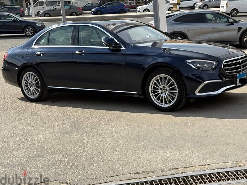 Mercedes E300 Exclusive موديل 2021 Designo dual color - 0