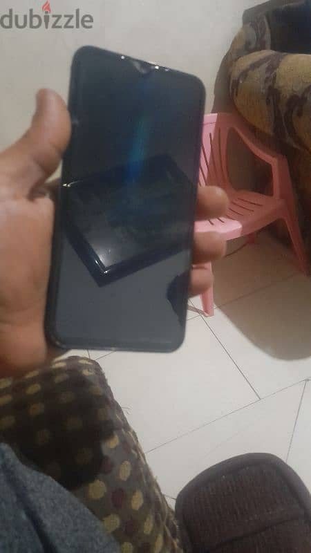 5000 no box phone has no scratches almost new 0