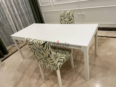 Simple IKEA Kitchen Table & 4 Seats