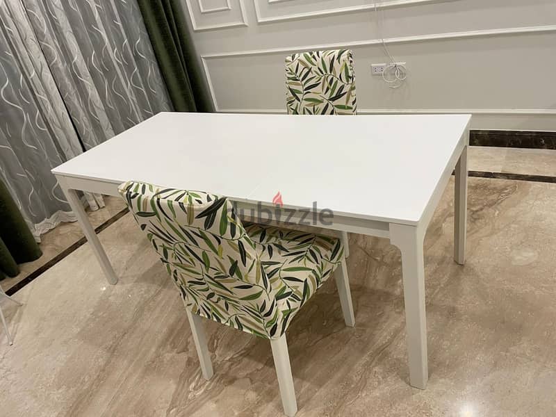 Simple IKEA Kitchen Table & 4 Seats 0