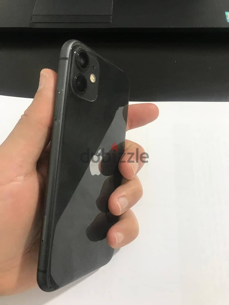 iPhone 11 - 64 GB - Black 2