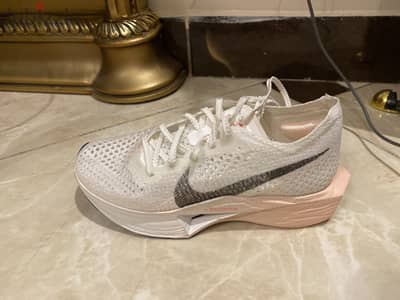 Nike Zoomx مقاس 36 Nike Vaporfly girls