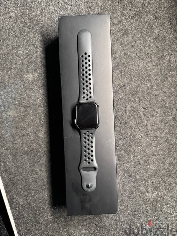 Apple Nike watch series 5 40mm 1