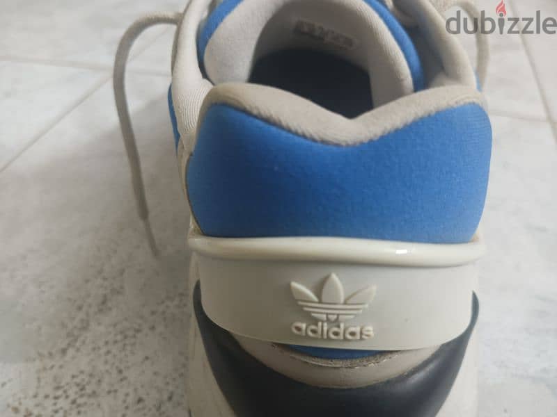 بيع حذاء Adidas اقرأ الوصف بسرعه 4