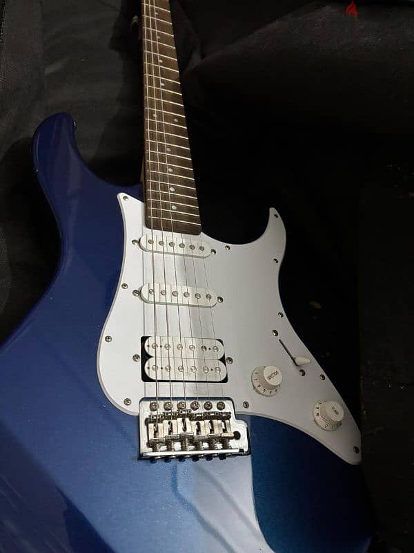 yamaha pacifica dark blue 3