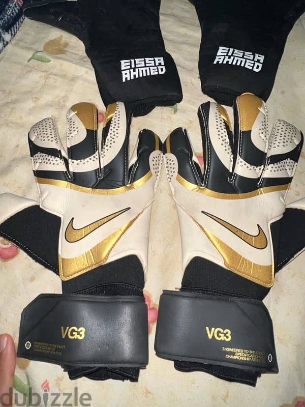 Goalkeeper gloves. 3