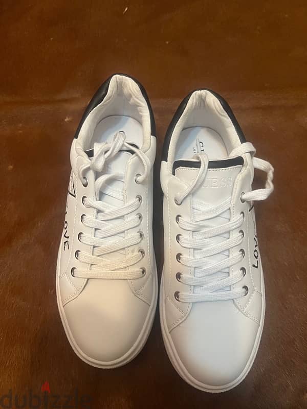 sneakers guess 1