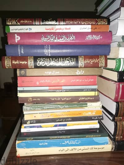 مكتبة للبيع بالكامل لأعلى سعر