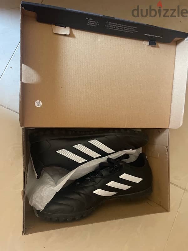 Adidas original football shoes for men from USA 3