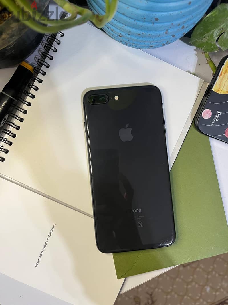 iPhone 8 plus (64gb) 2