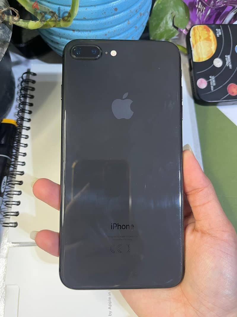 iPhone 8 plus (64gb) 4