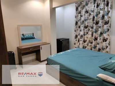 For rent Third district, Block 6, behind Al Ahli Bank and Al Roya School Fourth floor with elevator, not the last Hotel-style furnishings 3 bedrooms,