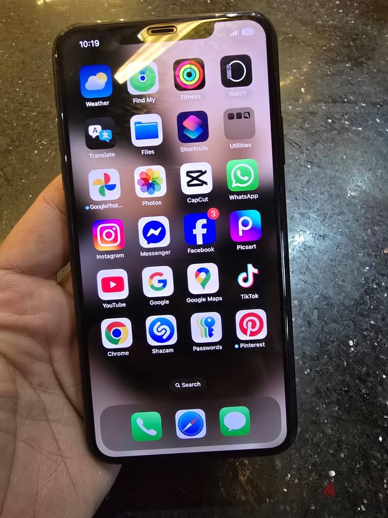 iPhone 11 Pro max 13