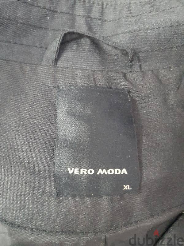 بالطو ترانش مستورد مقاس 2xl ماركة vera moda 3