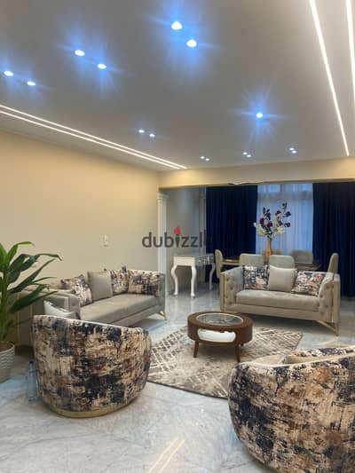 Furnished apartment for rent in Nasr Abbas Al-Akkad City, near Genena Mall, the Libyan School, the Libyan Kosha, and Akakus Libyan Restaurant. A very