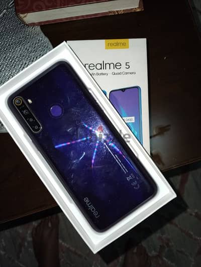 موبايل realme 5 للبيع حاله جيده