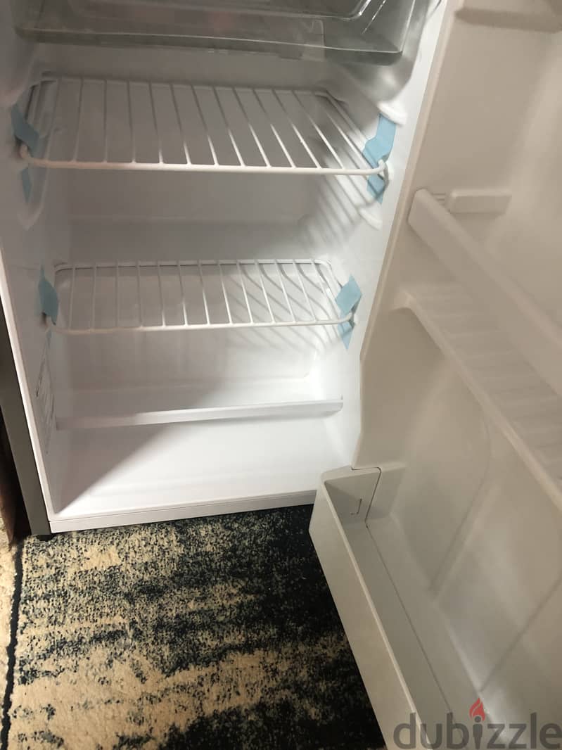 تلاجه ال جي ميني بار - LG Mini Bar 92L Silver GL-131SLQ 3