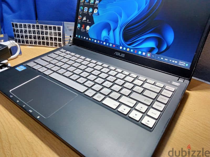 من المانيا ويندوز ١١ ASUS core i7 MQ 3