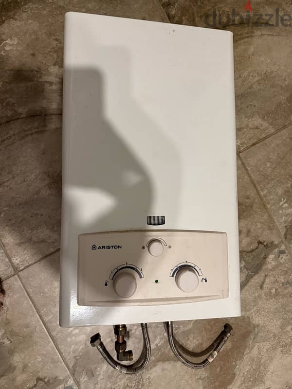 Ariston Heater 10 Liter Gas 1