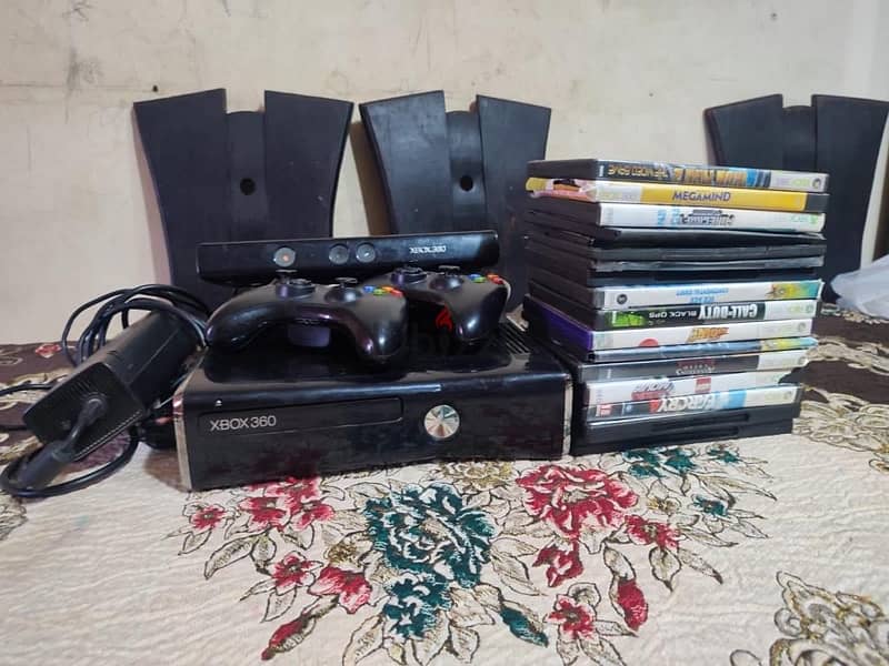 Microsoft Xbox 360 Slim 250GB Console (with Xbox Kinect 4