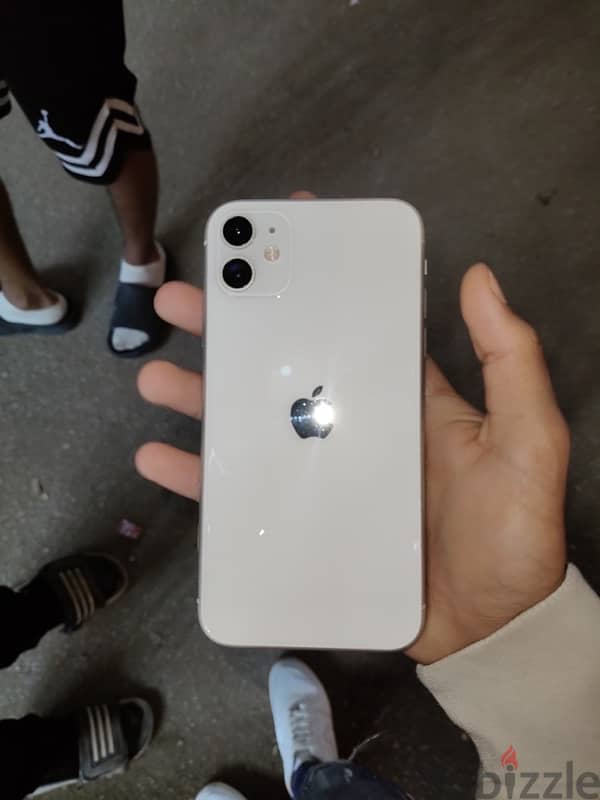 iPhone 11 4