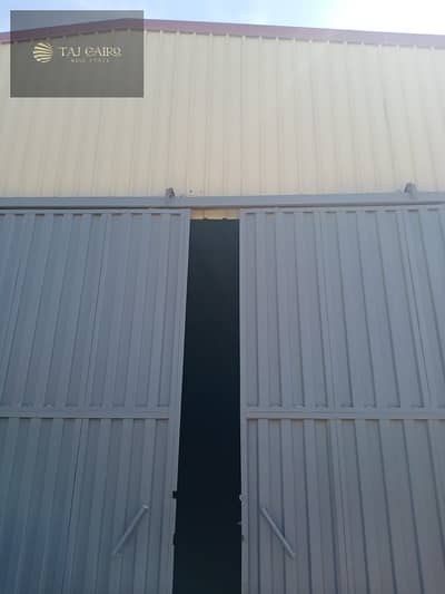 Maintenance center for rent in the compound, 350 square meters in the industrial zone, required 140,000 pounds