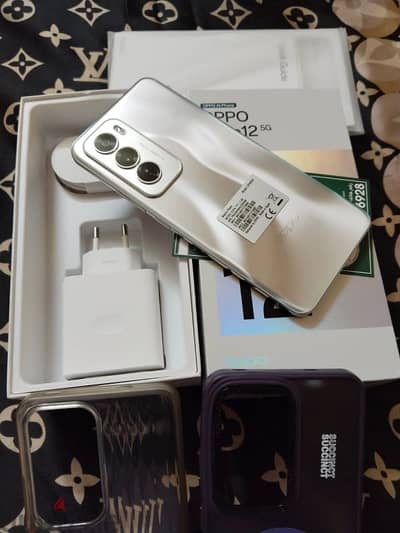 OPPO Reno 12 5G. . . . . 512GB/12GB