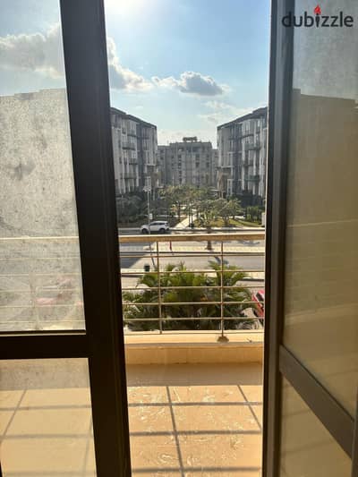 For sale in the prestigious phases of Madinaty B8 143 sqm apartment on the second floor with view main street close to services and Madinaty club