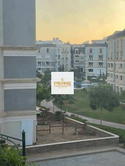 Apartment for rent 160 m Prime location view pool and landscape Fully finished with Kitchen and AC's At Mountain view Hyde Park New Cairo