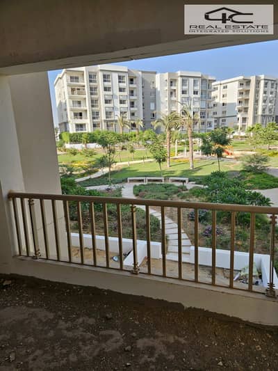 Apartment 113 m with garden semi finished direct on land scape for sale with down payment and instalment in Hyde park compound new cairo delivery 2026