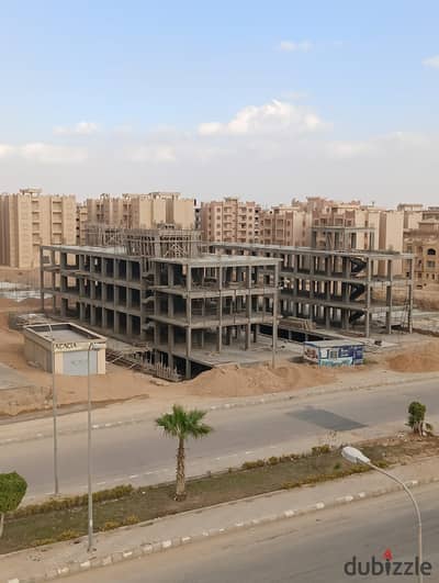 A 27-meter clinic in a medical and administrative mall next to Degla Street and Montazah and in front of the Liver Hospital in Hadayek October.