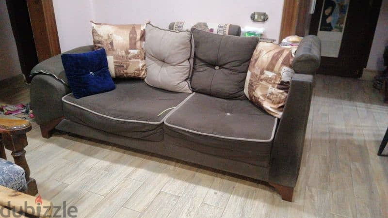 فرصة بسعر ممتاز عدد ٢ كنبة 2 couches 1