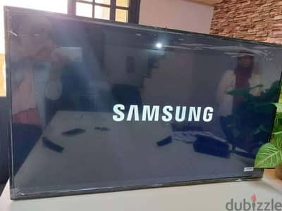 شاشه Samsung smart kristal برسيفر داخلي جديده معاها حامل هديه