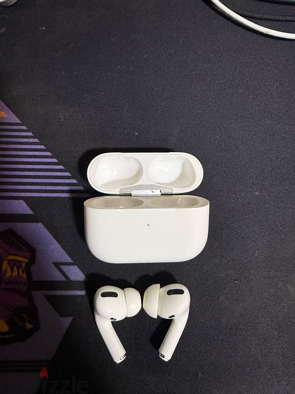 Airpods pro gen 1 lightly used 1