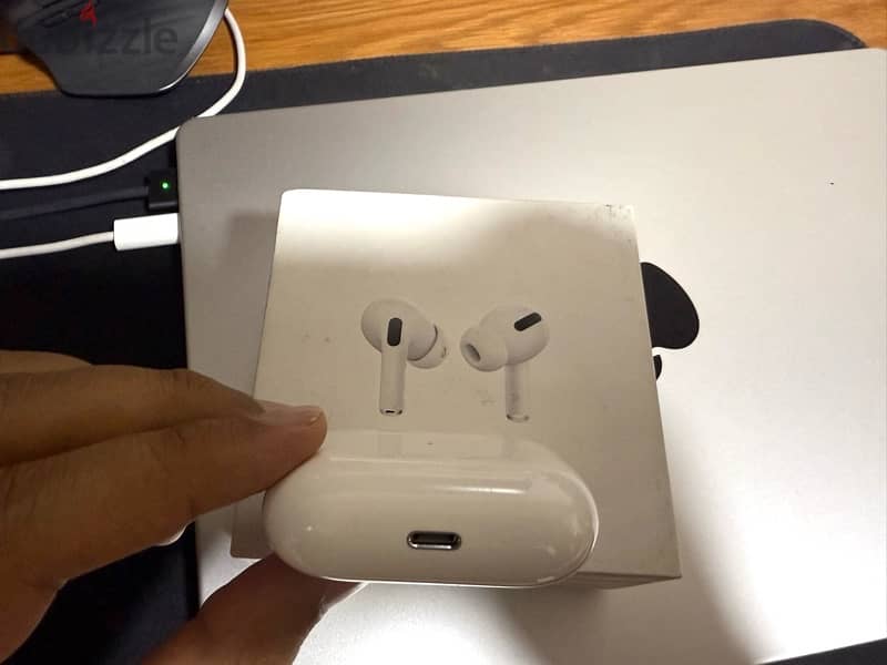 Airpods pro gen 1 lightly used 3