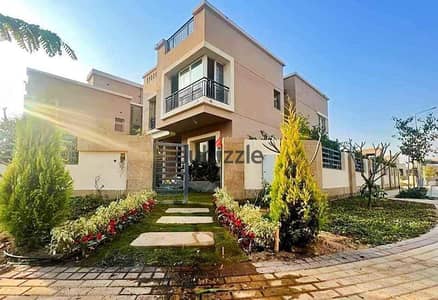 In the New Cairo compound a villa for sale at the price of an apartment on the Suez Road opposite Cairo International Airport