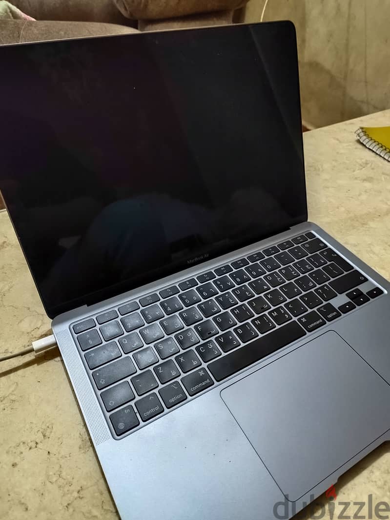 macbook air m1 8GM Ram 500GB SSD 3