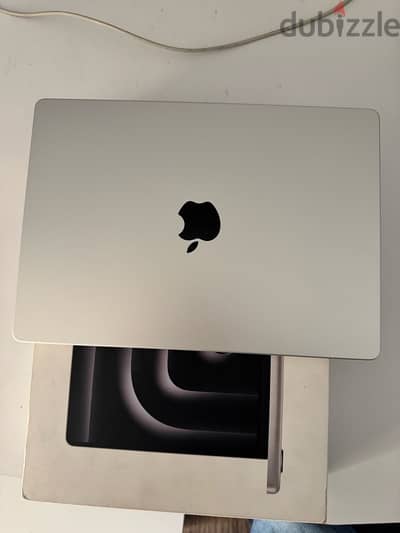 Macbook pro M3 14 inch - Cycle Count 32