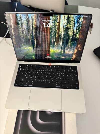 Macbook pro M3 14 inch - ٣٢ شحنة فقط ضمان ساري