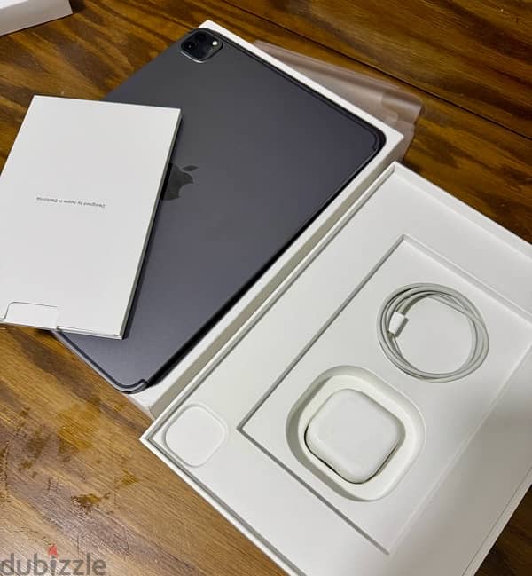 Ipad M1 , 256G , Cellular + Wi-Fi 3