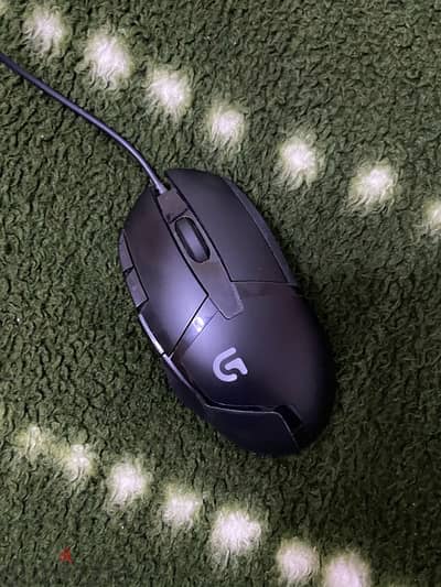 Logitech g402 ‏باستخدام ستة اشهر سبب البيع جبت mouse جديد