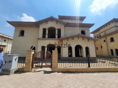 A very distinctive villa for sale in Rehab Compound, Wide Garden View, immediate delivery, a separate standalone villa with an area of ​​​​850 square