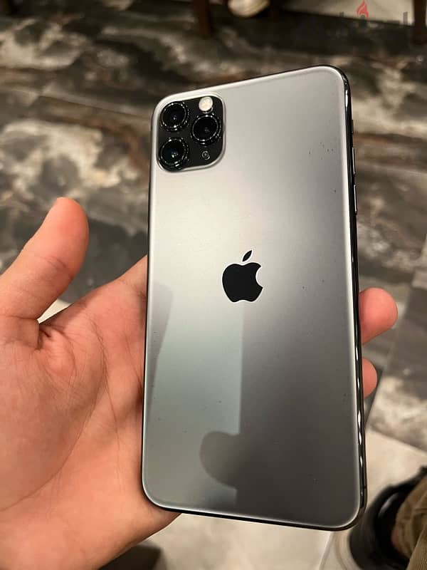 iPhone 11 pro max 4