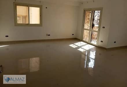 Apartment with kitchen for rent in Al Yasmine 4 Villas in the First Settlement with Area 230 square meters