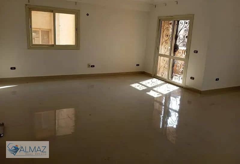 Apartment with kitchen for rent in Al Yasmine 4 Villas in the First Settlement with Area 230 square meters 0