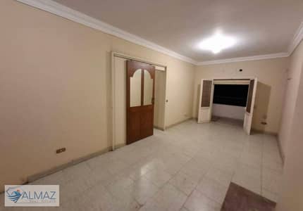 Super deluxe finished apartment for rent in Al Banfsag Buildings First Settlement Buildings, with elevator